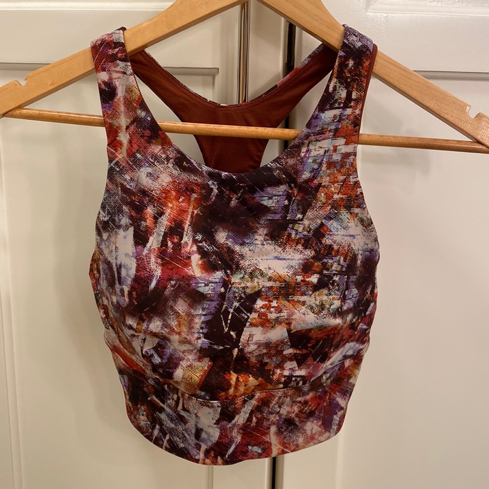 Lululemon sports bra